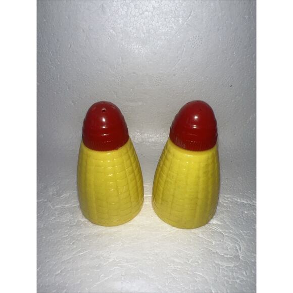 Vintage Sets Of Corn On The Cob LatinPlastic Salt and Pepper Shakers - 1950 - Picture 2 of 7